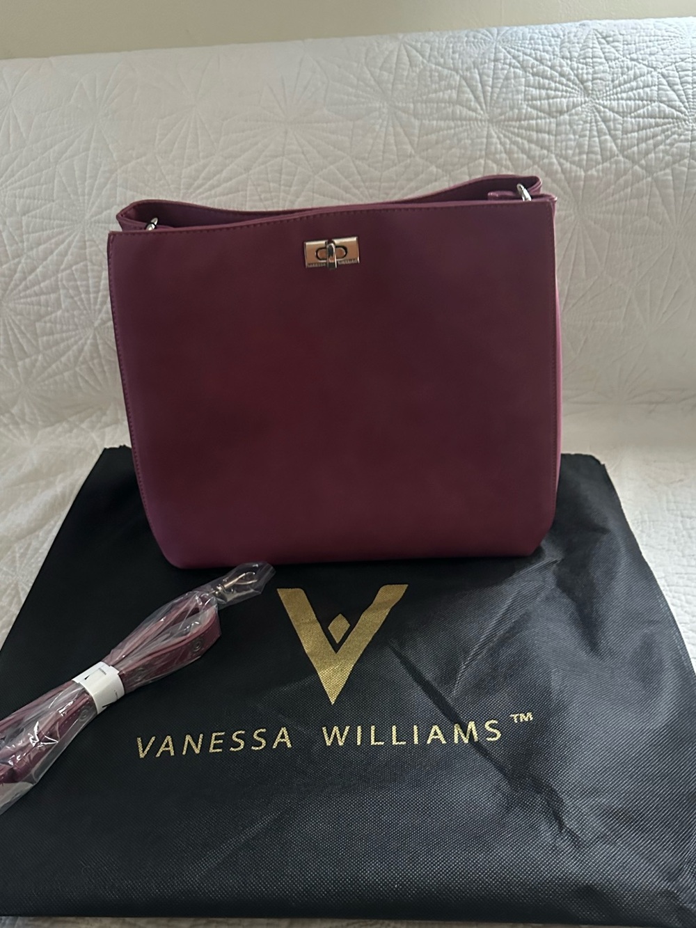 Vanessa Williams Women‘s Purse in Purple  New